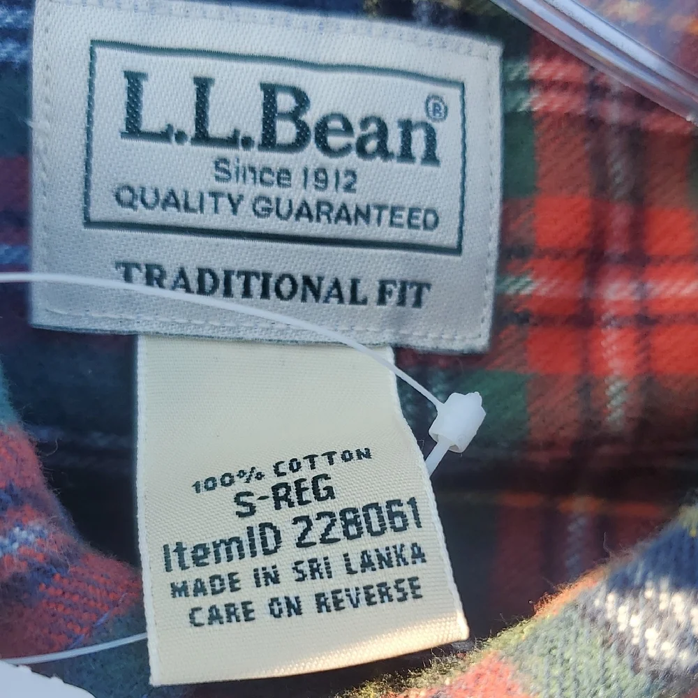 L.L. Bean Men's Casual Blue and Red Plaid Shirt - Picture 2 of 11